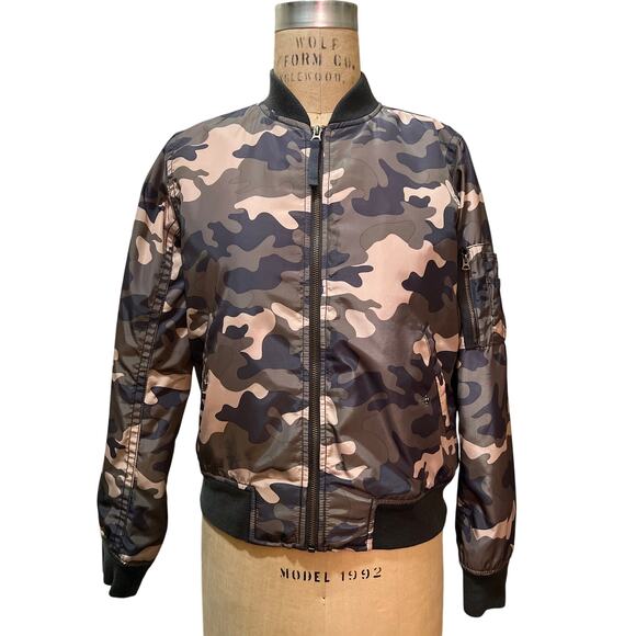 GAP Jackets & Blazers - Women’s Gap Camo Bomber Jacket Size S